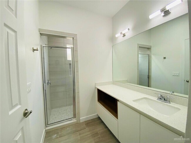 Building Photo - 19 Marcela Dr