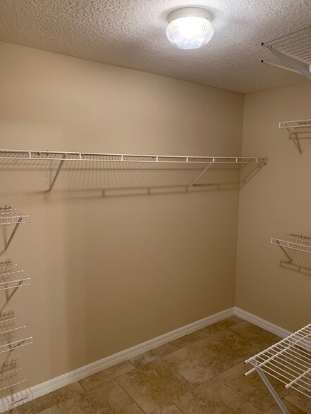 Building Photo - 65 Brookside Ln