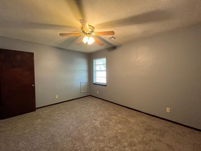 Building Photo - 39th Street Duplex