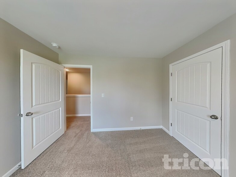 Building Photo - 752 Prominence Rd