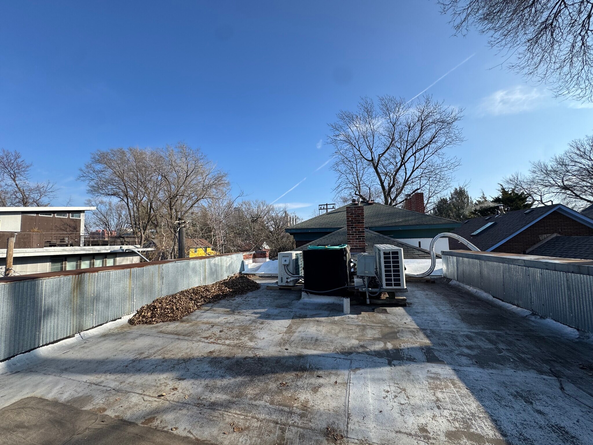 Building Photo - 915 W 16th St