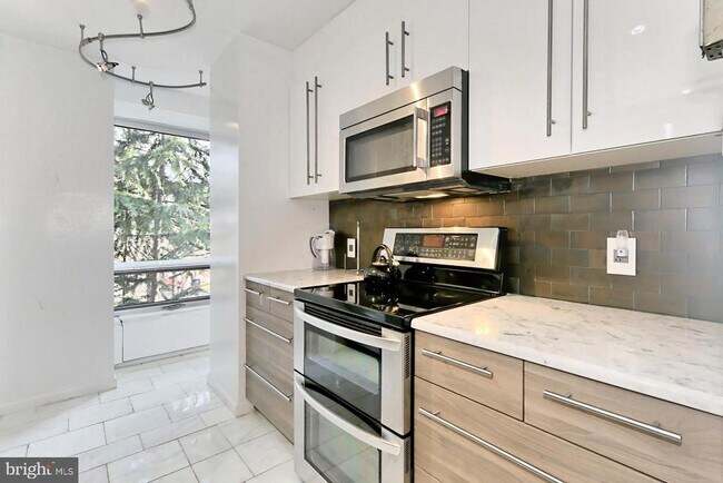 Building Photo - 1435 4th St SW