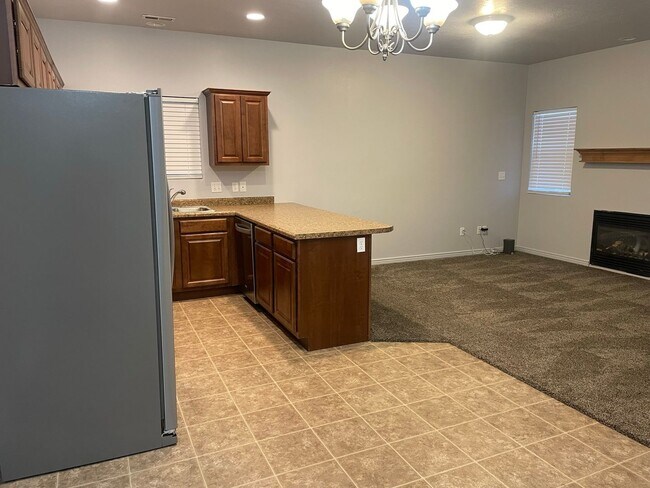 Building Photo - SMV-664 B