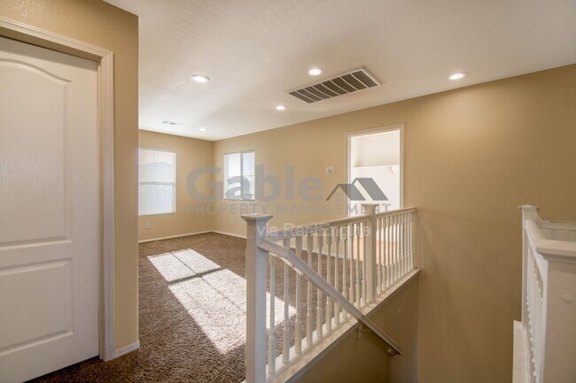 Building Photo - 37400 Queen Anne Pl