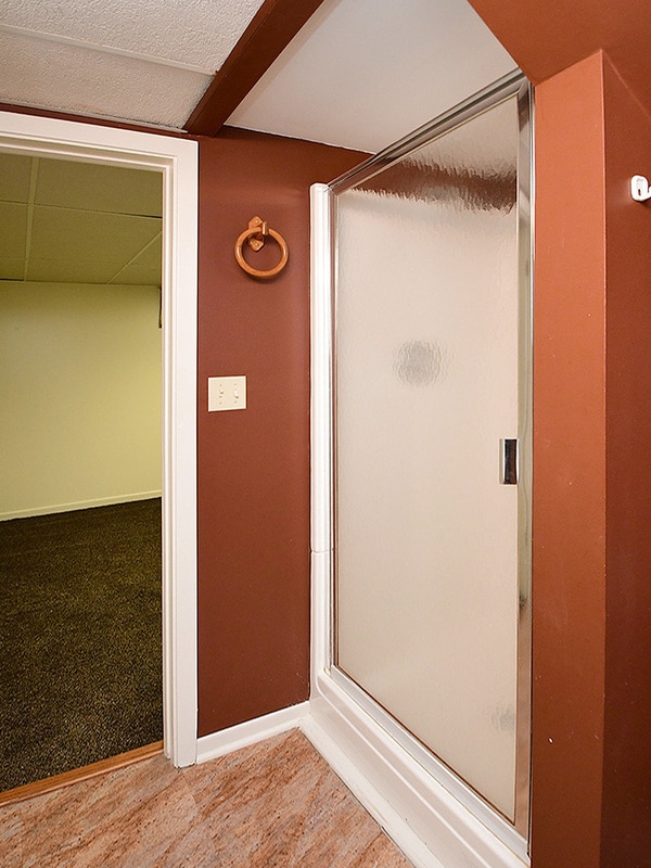 Building Photo - 405 E 5th St