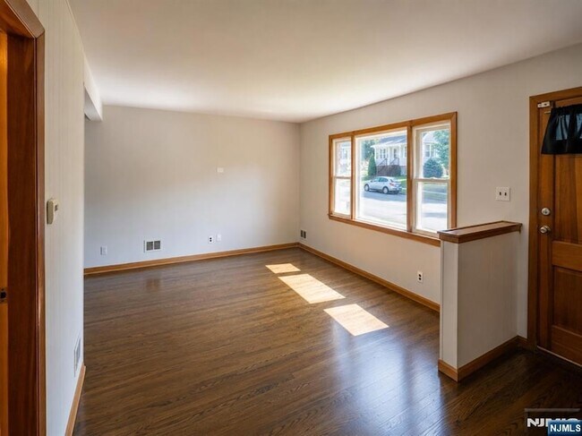 Building Photo - 432 Hamilton Pl