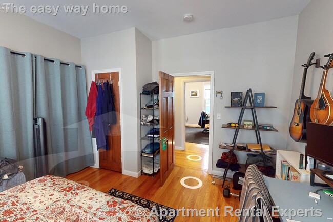 Building Photo - 23 Tufts St