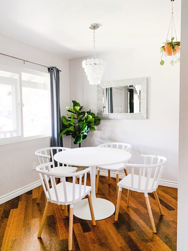 Building Photo - 3080 Lincoln St