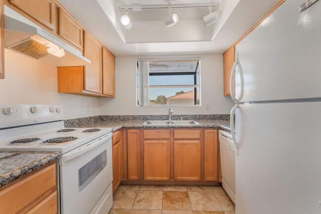 Building Photo - 7300 W Pirates Cove Rd