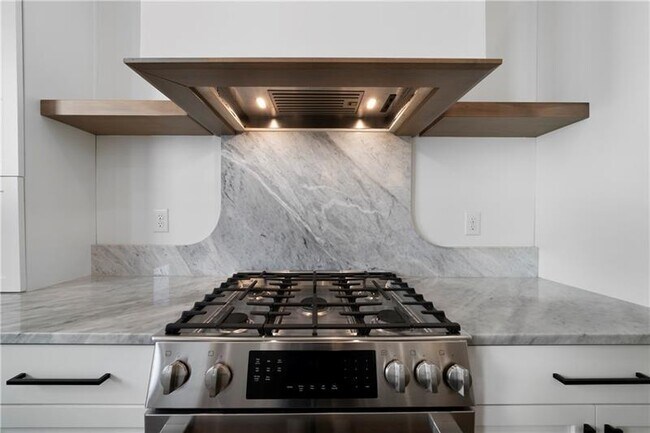 Building Photo - 2347 Hosea L Williams Dr SE