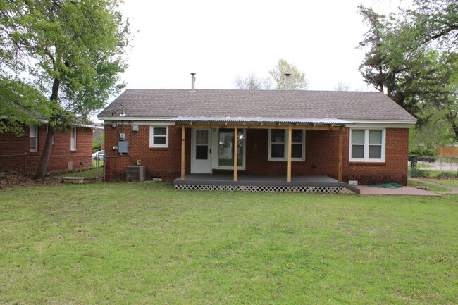 Building Photo - 1500 Carlisle Ct