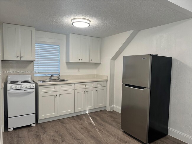Building Photo - 4249 Bougainvilla Dr