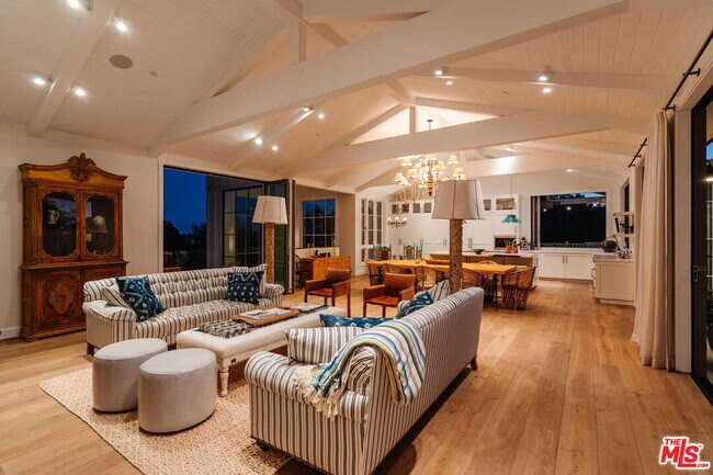 Building Photo - 5770 Busch Dr