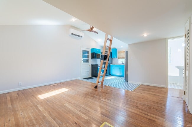 Building Photo - 2605 S Bryan St