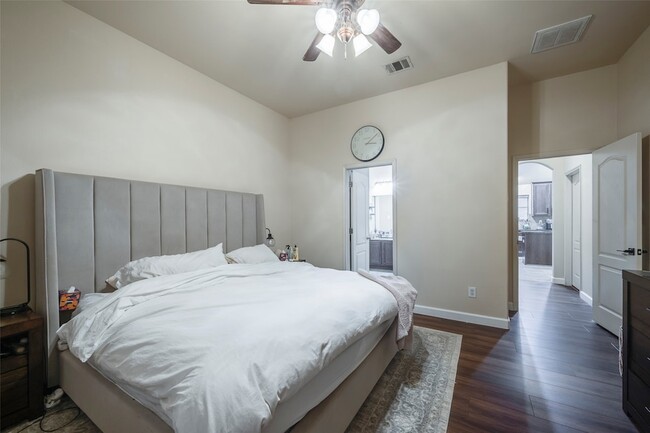 Building Photo - 8143 Guadalupe Rd