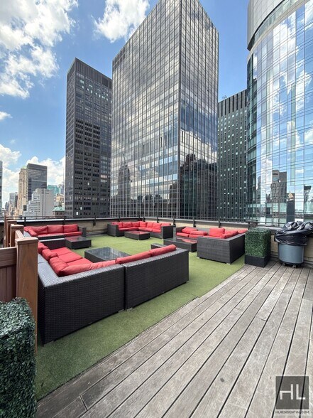 Building Photo - East 39th Street