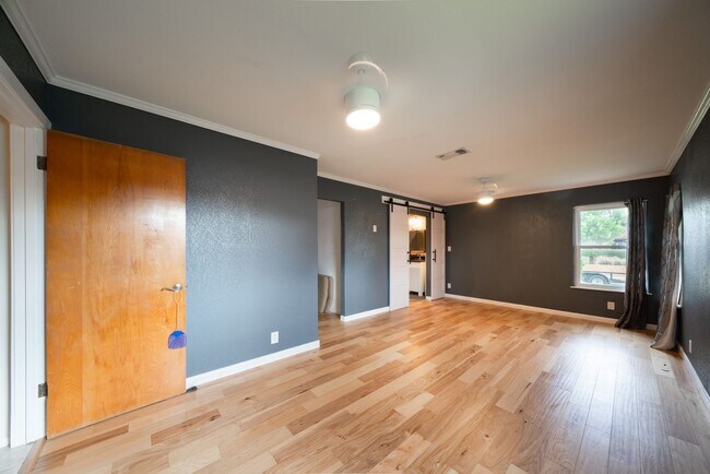 Building Photo - Updated 3-Bedroom Home with Private Yard &...