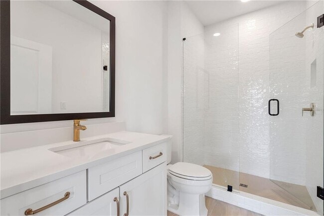 Building Photo - 2042 Juliette Ave