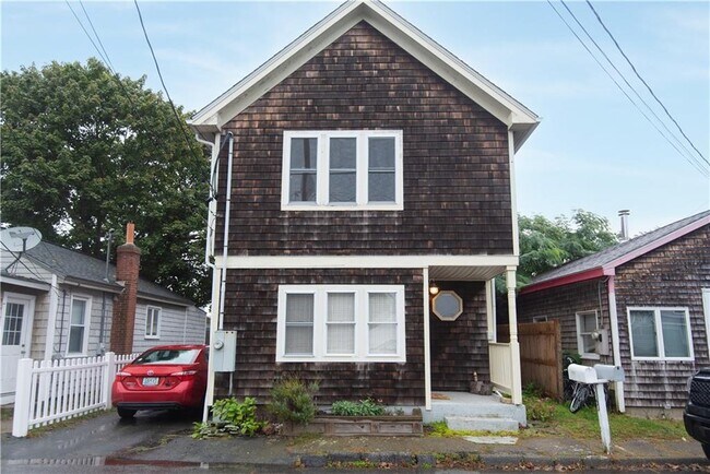 Building Photo - 13 Island Ave