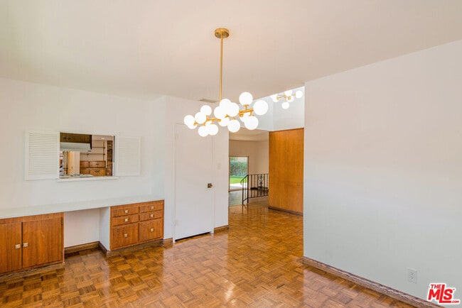 Building Photo - 13104 Magnolia Blvd