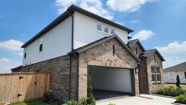 Building Photo - 21642 Coronado Grn Dr