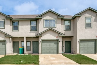 Building Photo - 7813 Savannah Brooks