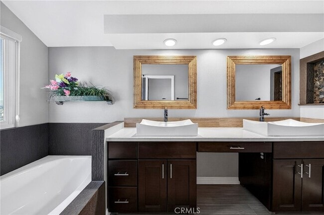 Building Photo - 3355 Sterling Dr