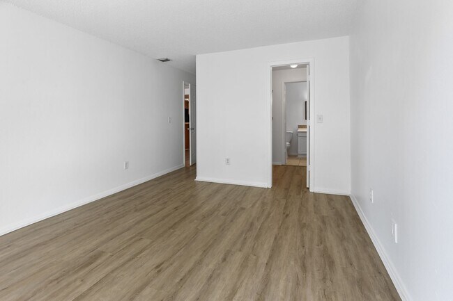 Building Photo - 3461 Clark Rd