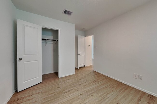 Building Photo - 18811 Charter Elm Dr