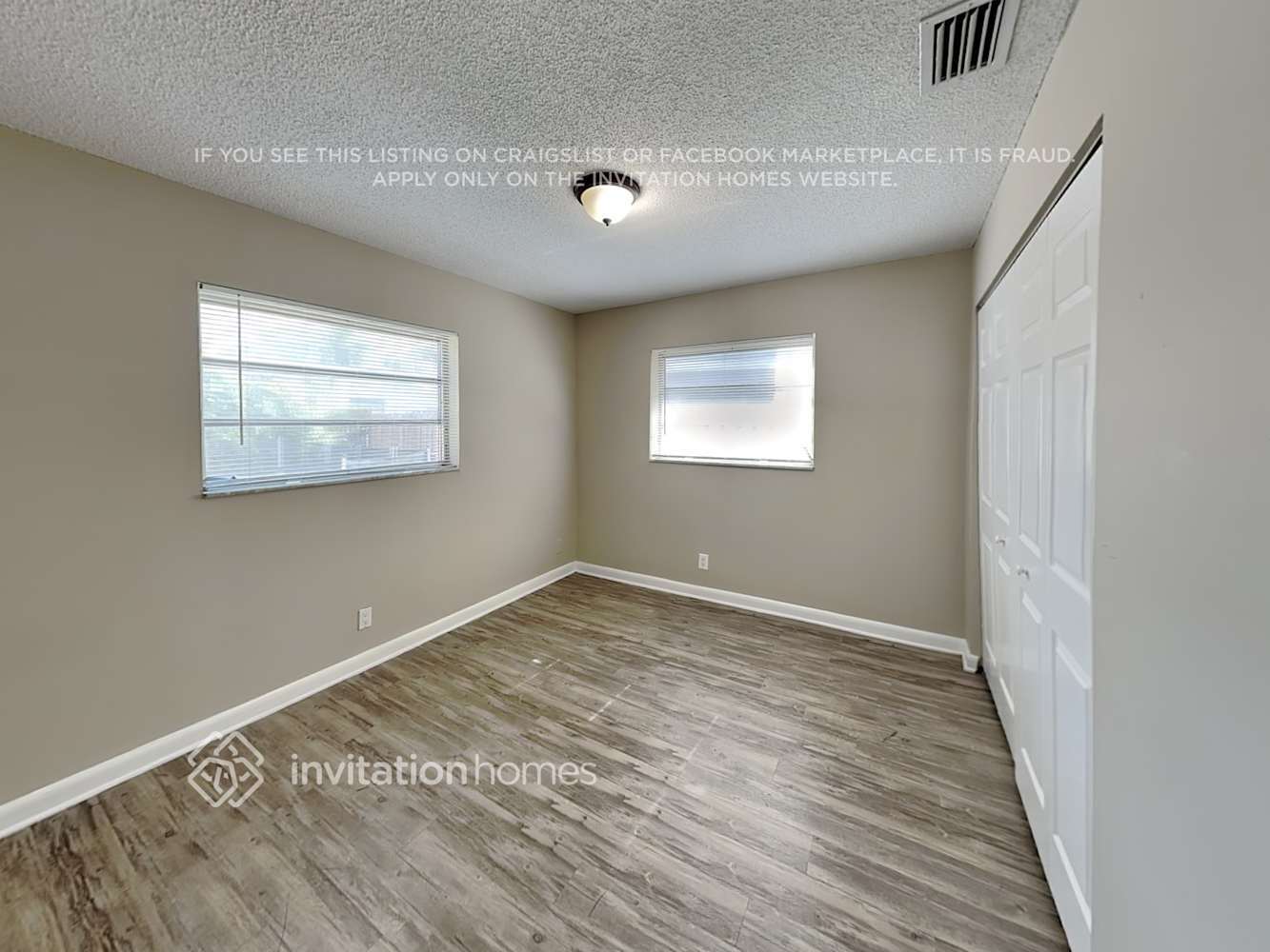 Building Photo - 9350 NW 35th Manor