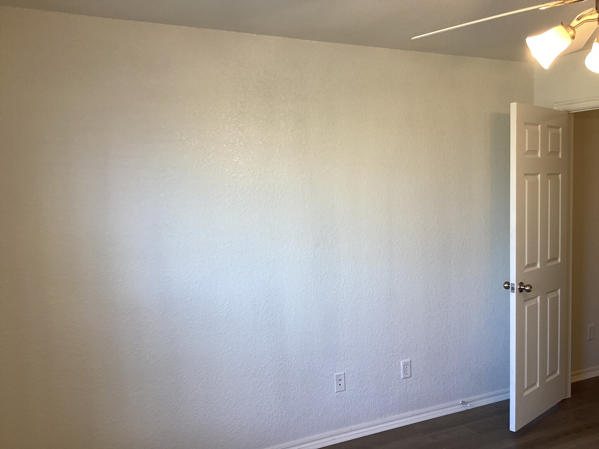 Building Photo - 4129 Queens Dr