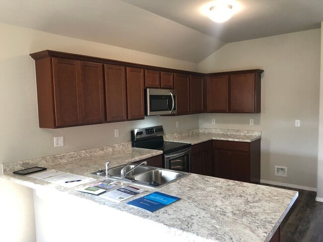 Building Photo - 3 bedroom 2 bath in Fayetteville minutes from Downtown