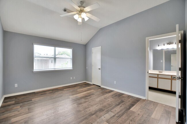 Building Photo - 18234 Drum Heller Ln