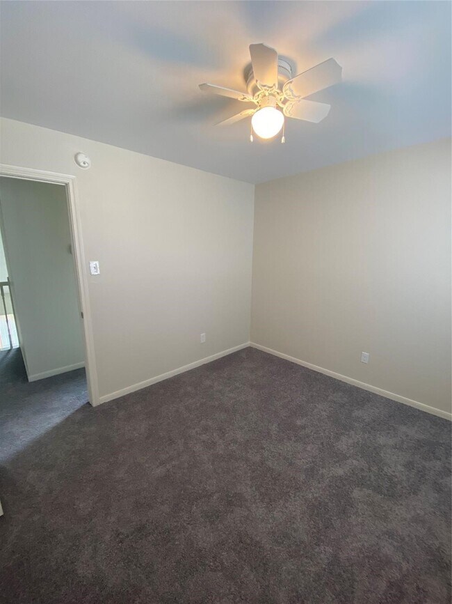 Building Photo - 5515 Strack Rd