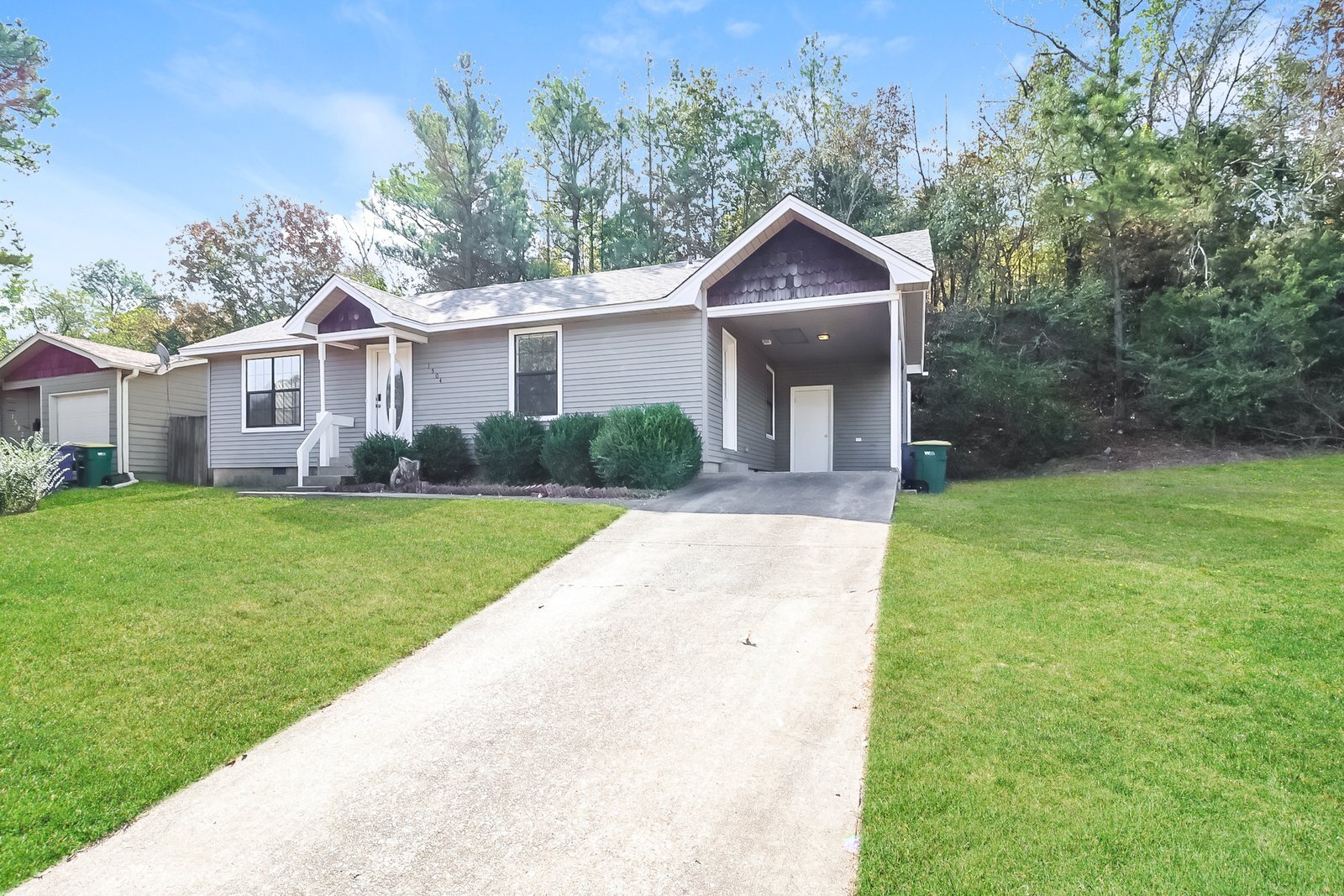 Building Photo - 1504 W 55th St