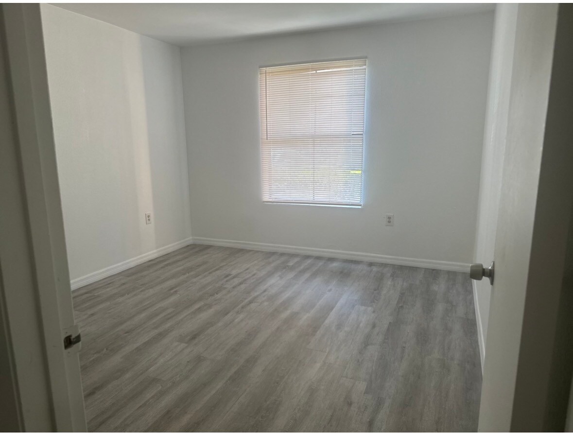 Building Photo - 15560 SW 104th Ter