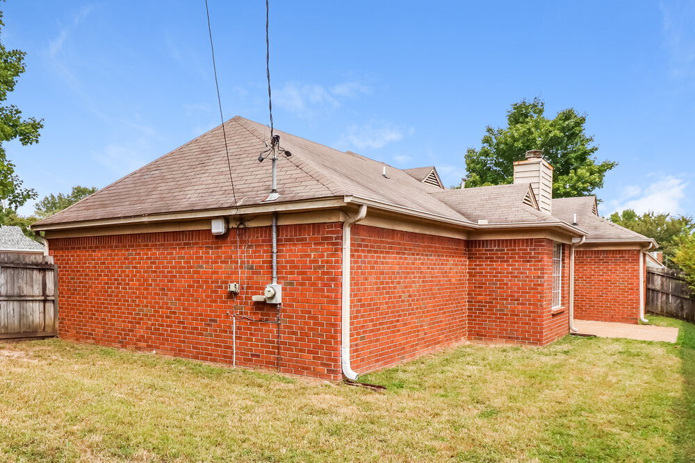 Building Photo - 9309 Garden Woods Cove