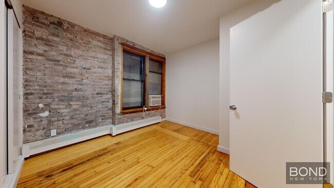 Building Photo - 33 Crosby St