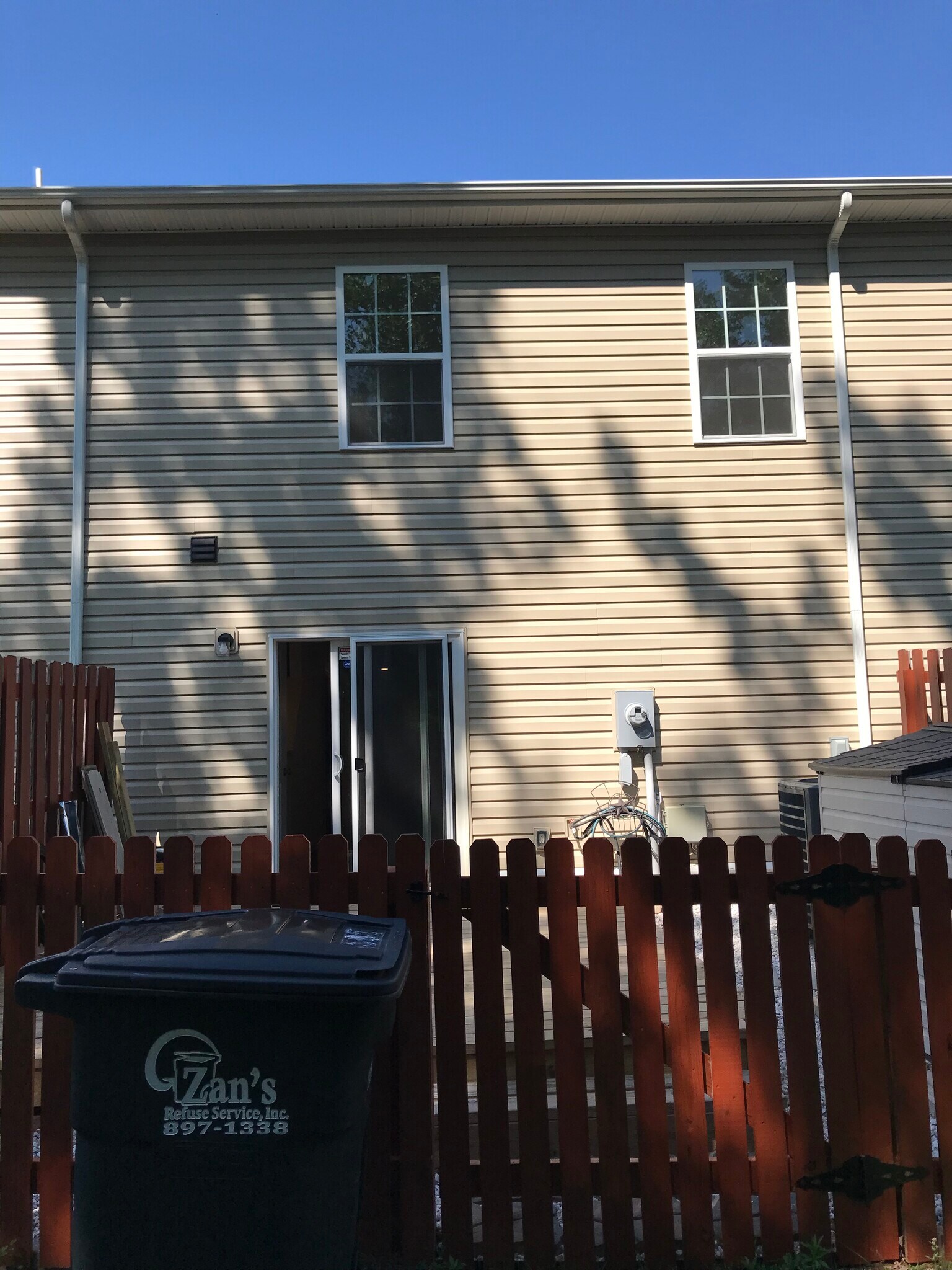 Building Photo - 1505 Stonewall Manor Dr