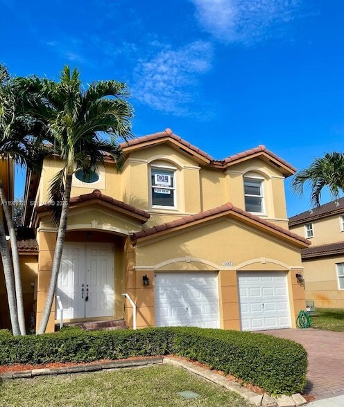 Building Photo - 8666 NW 109th Ct