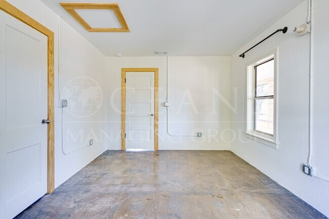 Building Photo - Historic Coquina Meets Modern Finishes 2 Bedroom 1 Bath Duplex in the Heart of Flagler Beach