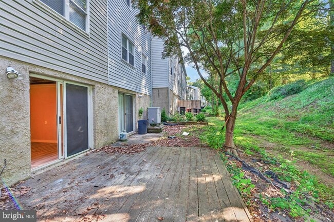 Building Photo - 9333 Pan Ridge Rd