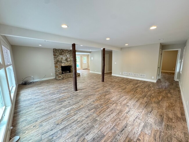 Building Photo - 2911 Auraria Rd
