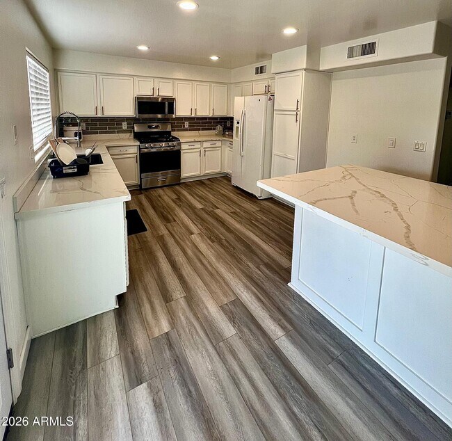 Building Photo - 2721 S 108th Ave