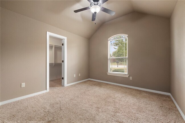 Building Photo - 6305 S 44th Pl