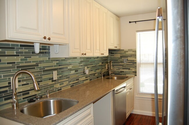 Building Photo - 10515 Anchorage Cove Ln