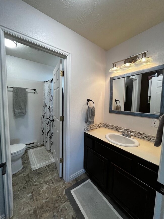 Building Photo - Furnished 3-Bedroom Home in Quiet Victor N...