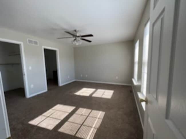 Building Photo - 16318 Holy Cross Ln