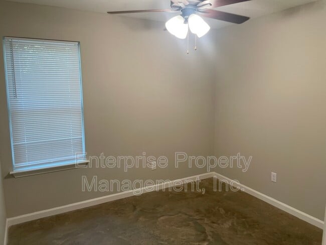 Building Photo - 3187 E Shirley Cir