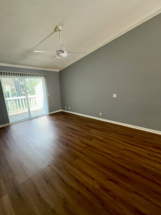 Building Photo - 105 Shoals Dr